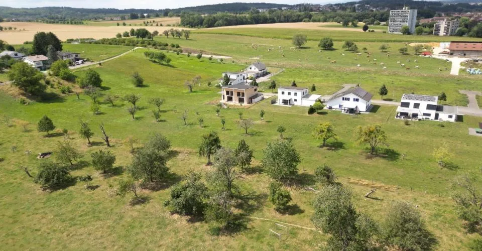 Construisez votre vision Deux maisons à terminer dans un écrin de verdure – Foto 10 von 11