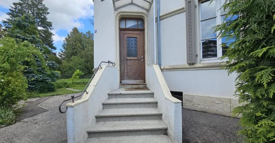 À vendre à Porrentruy maison de maître de 3 appartements