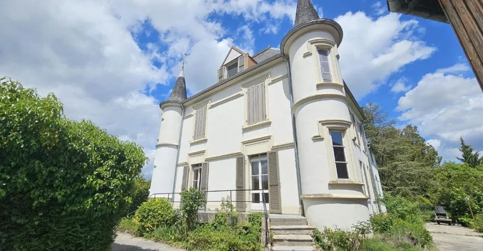 À vendre à Porrentruy maison de maître de 3 appartements