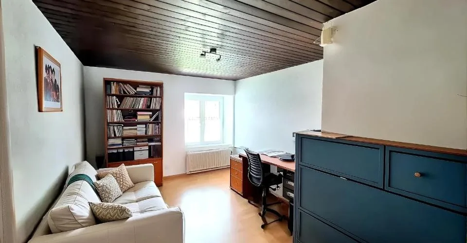 Appartement tout rénové de 4,5 pièces avec balcon et jardin