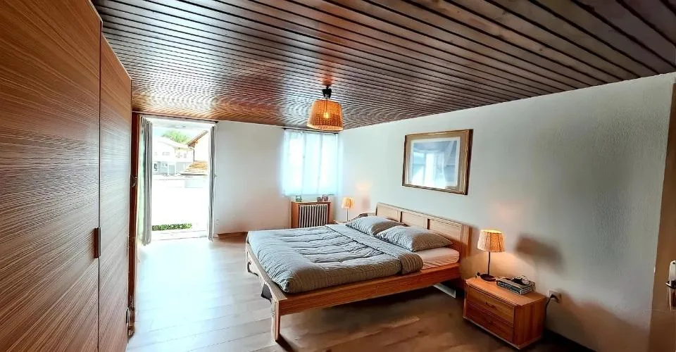Appartement tout rénové de 4,5 pièces avec balcon et jardin