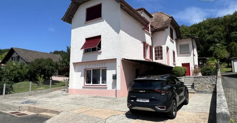 Maison multifonctionnelle en bordure de forêt à Boncourt