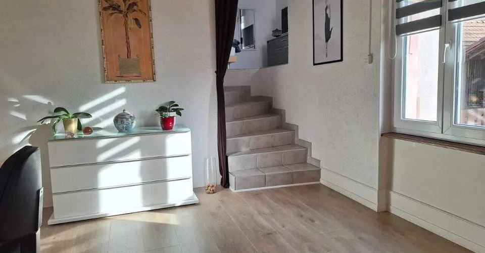 Maison multifonctionnelle en bordure de forêt à Boncourt