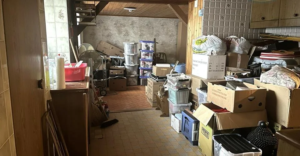Maison de 7 pièces à rénover ou à transformer idéalement située à Alle