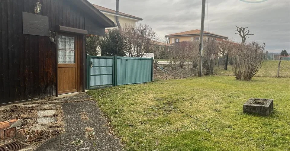 Maison de 7 pièces à rénover ou à transformer idéalement située à Alle