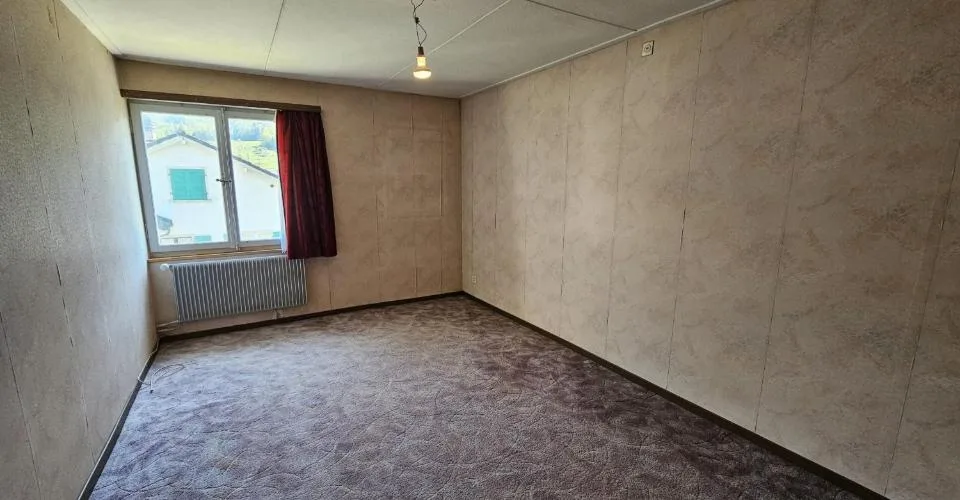 Maison familiale à rénover de 6.5 pièces à vendre à Courrendlin