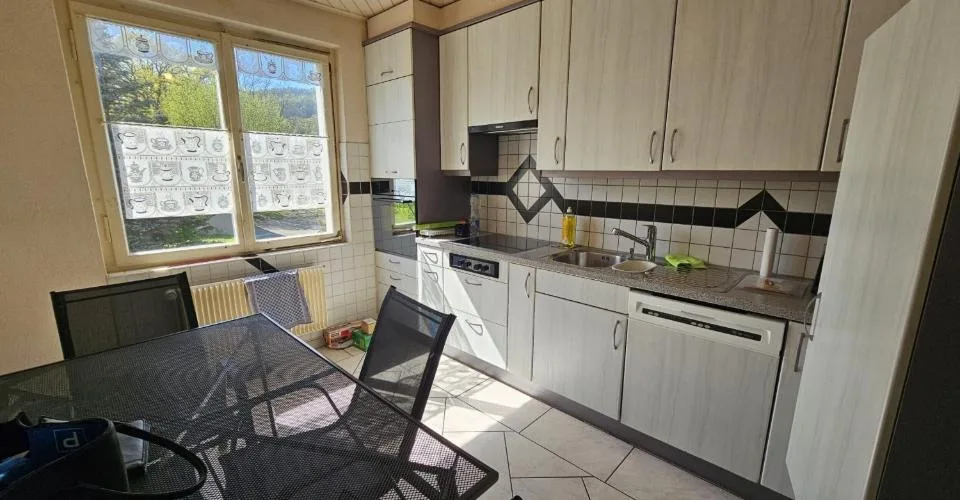 Maison familiale à rénover de 6.5 pièces à vendre à Courrendlin