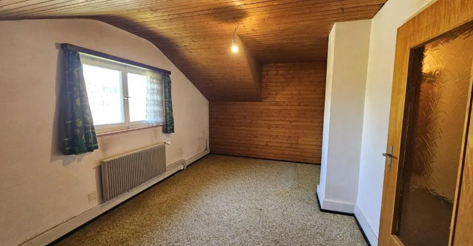 Maison familiale à rénover de 6.5 pièces à vendre à Courrendlin