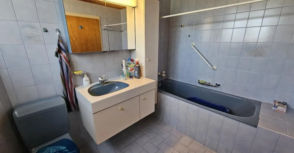 Maison familiale à rénover de 6.5 pièces à vendre à Courrendlin