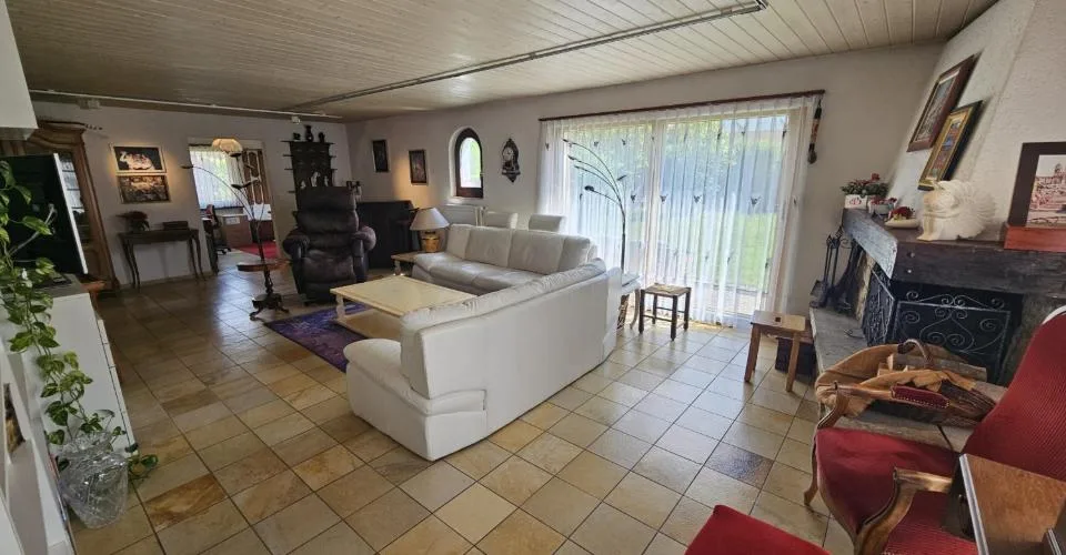 À vendre à Moutier maison familiale de 9.5 pièces
