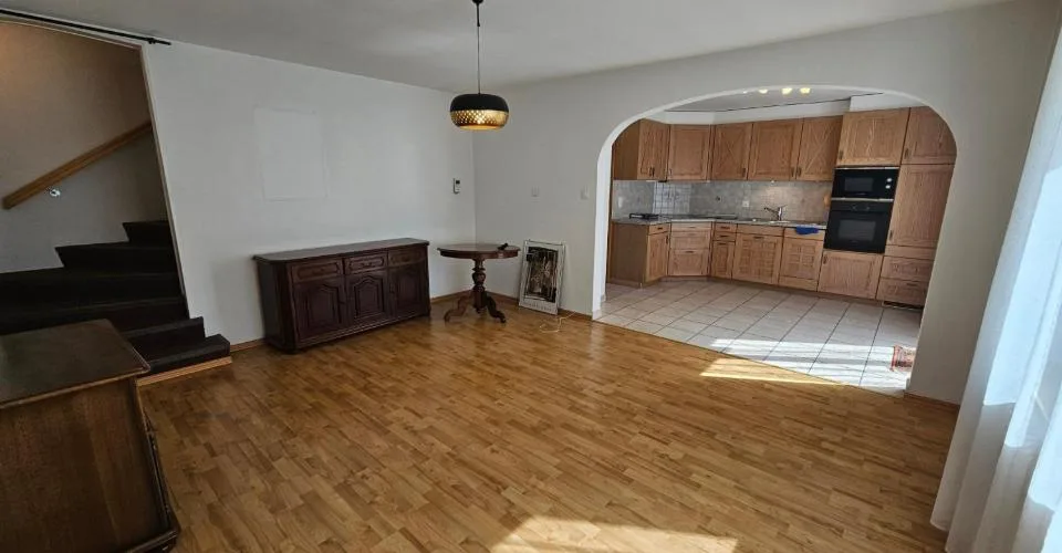 À vendre à Porrentruy maison mitoyenne de 4.5 pièces