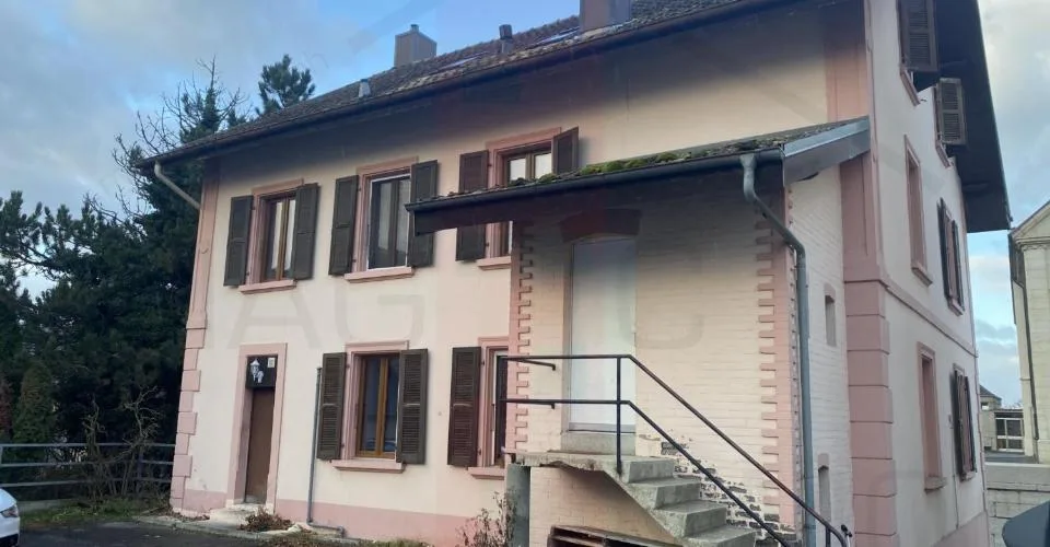 Appartement de 4,5 pièces avec haut plafond