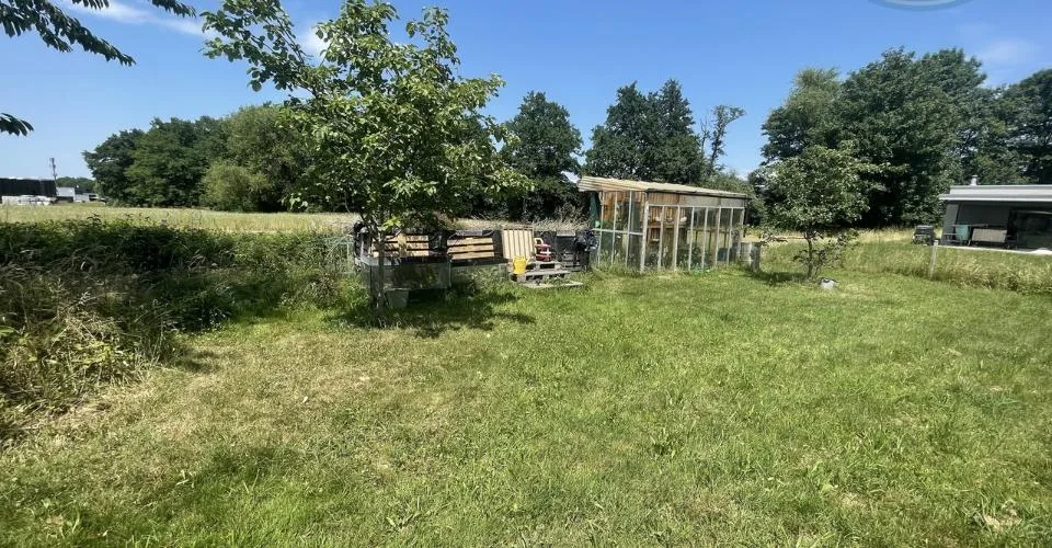 Maison individuelle avec grande parcelle attenante