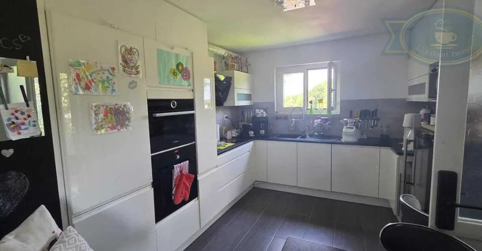 Maison individuelle avec grande parcelle attenante