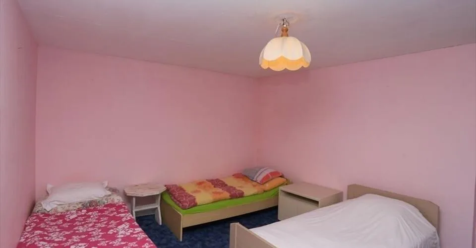 Grande bâtisse rénovée de 8 pièces à vendre à Alle