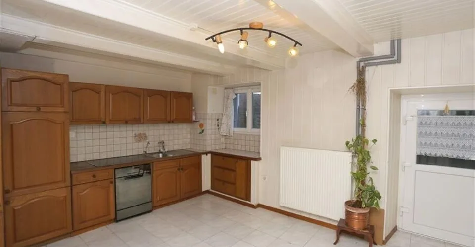 Grande bâtisse rénovée de 8 pièces à vendre à Alle