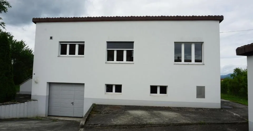 ARI-236 - Rendement - Très belle maison de 2 appartements de 4,5 et 3,5 pièces sur une parcelle de 1'134 m2 – Foto 2 von 13