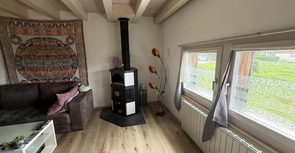 Charmant triplex sur 3 niveaux avec poêle à bois, terrasse et jardin – foto 4 di 13