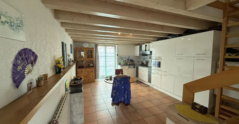 Charmant triplex sur 3 niveaux avec poêle à bois, terrasse et jardin – foto 3 di 13