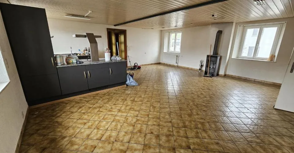 À Epauvillers maison villageoise de 8 pièces à vendre