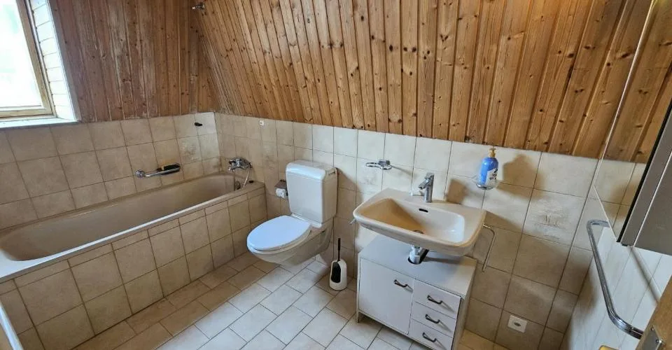 À Epauvillers maison villageoise de 8 pièces à vendre