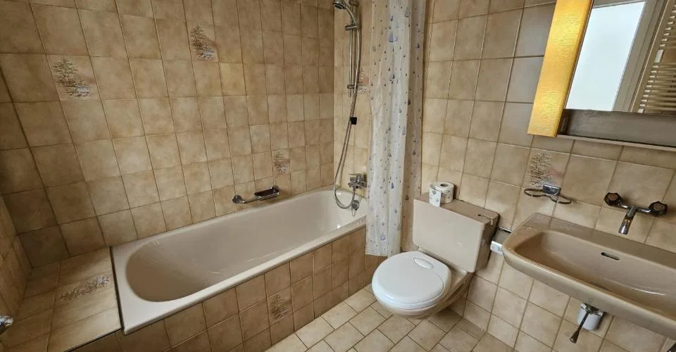 À Epauvillers maison villageoise de 8 pièces à vendre