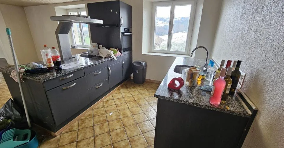 À Epauvillers maison villageoise de 8 pièces à vendre