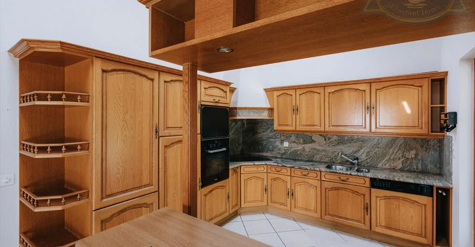 Magnifique maison de 311m2 sur une parcelle de 1200m2 à Bassecourt.