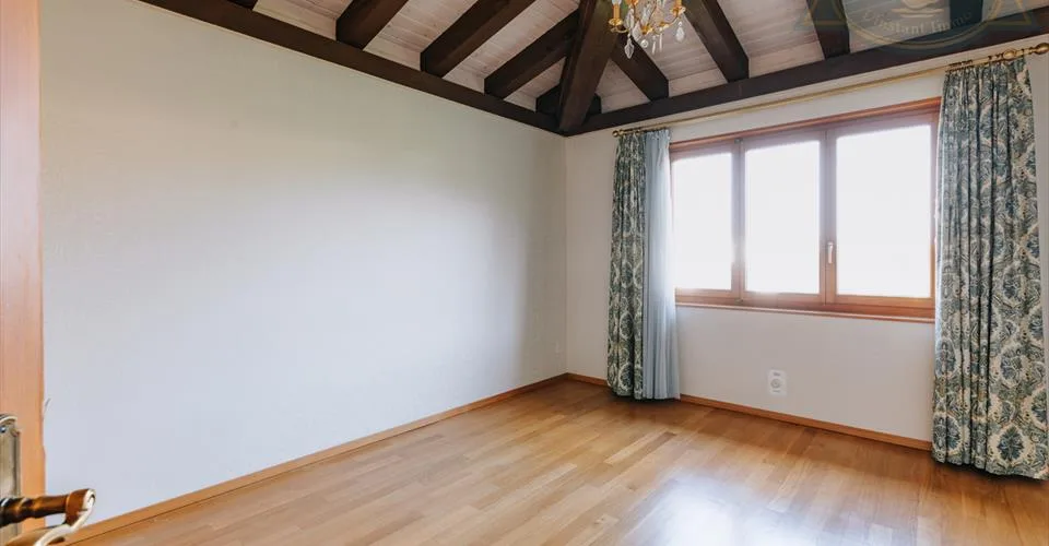 Magnifique maison de 311m2 sur une parcelle de 1200m2 à Bassecourt.
