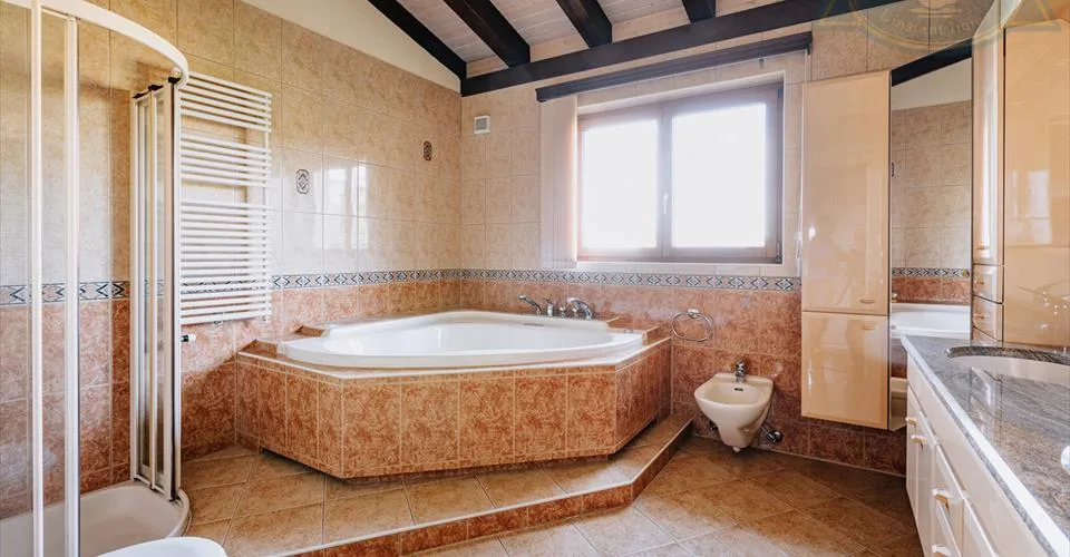 Magnifique maison de 311m2 sur une parcelle de 1200m2 à Bassecourt.