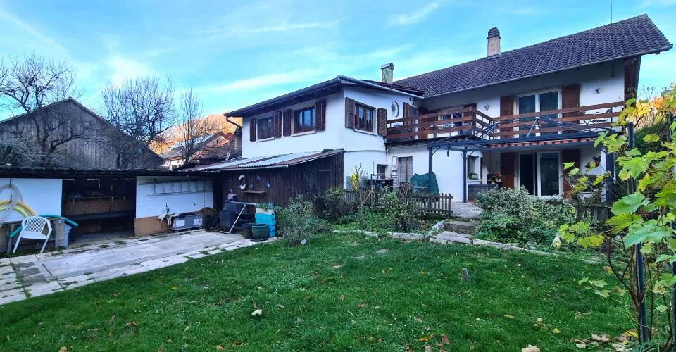 Grande maison familiale atypique de 7,5 pièces