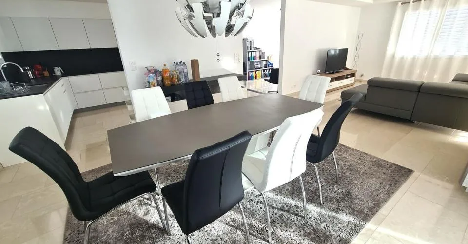 Villa de 8.5 pièces à vendre sur les hauteurs de Delémont