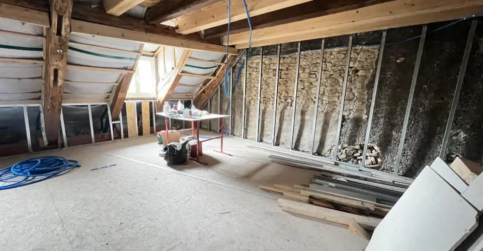 Appartement spacieux en vieille-ville ( en cours de finition) avec ascenseur privatif