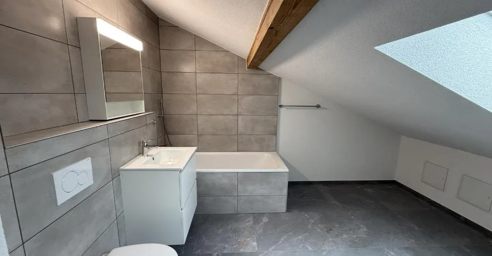 Maison fraîchement rénovée au coeur de Vicques – Foto 7 von 13