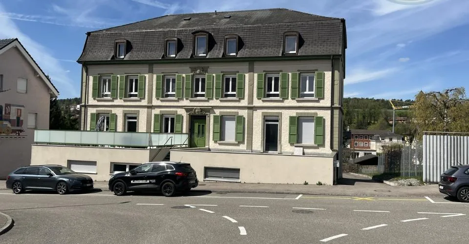 Appartement rénové avec terrasse et jardin, entrée indépendante