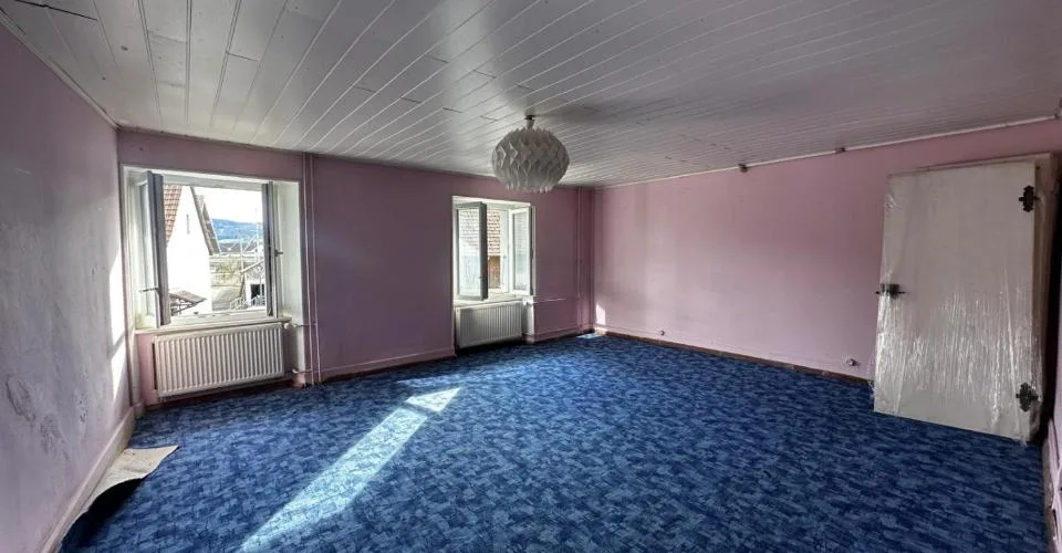 Maison de caractère de 5 chambres avec grange Fort potentiel de transformation à Alle