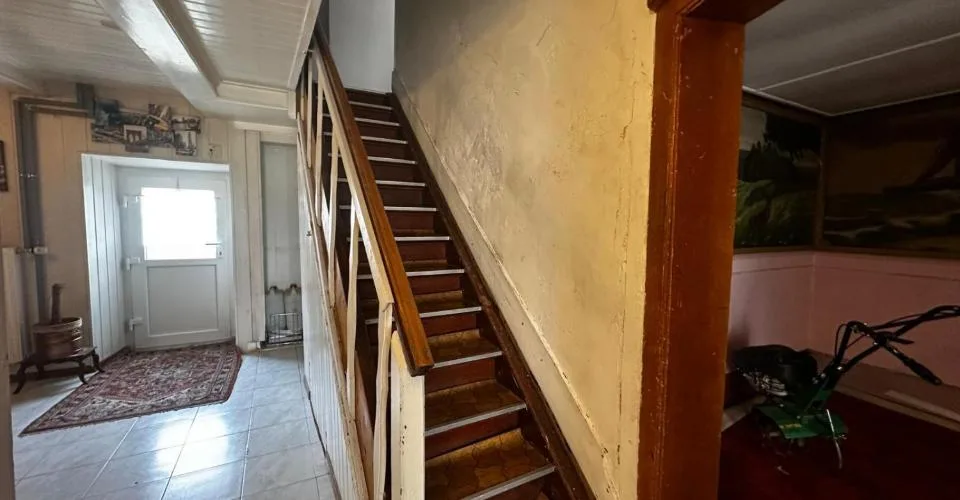 Maison de caractère de 5 chambres avec grange Fort potentiel de transformation à Alle