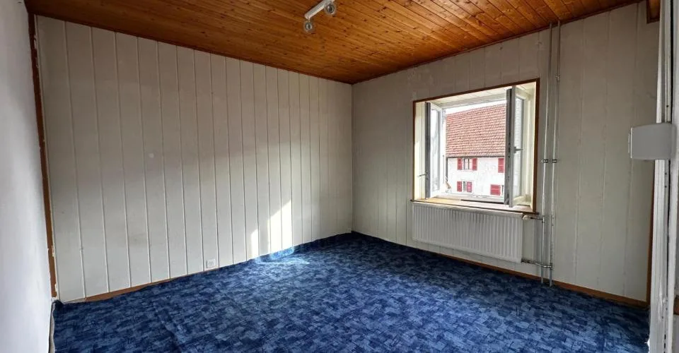 Maison de caractère de 5 chambres avec grange Fort potentiel de transformation à Alle