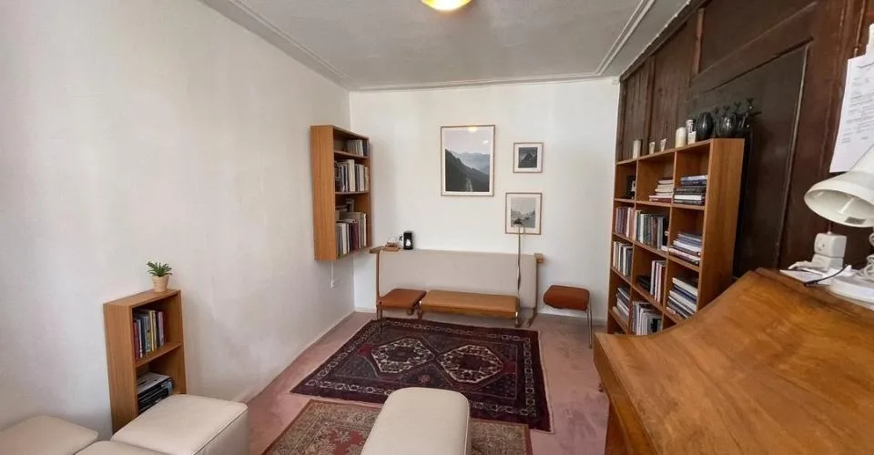 Charmant appartement 3,5 pièces de 85 m² avec poêle à bois — Prix attractif