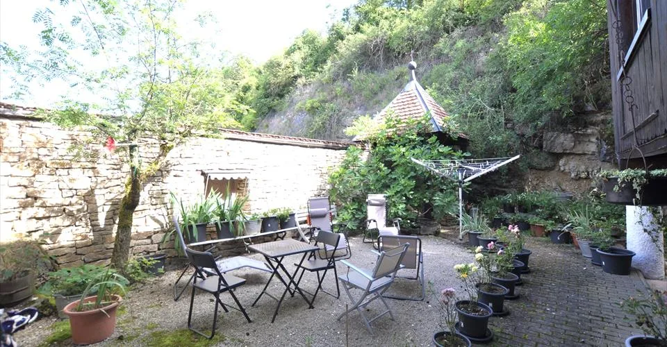 Propriété villageoise avec cachet située à Beurnevésin – foto 15 di 21