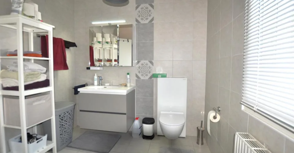 Très belle propriété rénovée située à Fontenais – Foto 11 von 16
