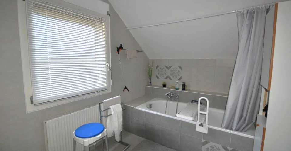 Très belle propriété rénovée située à Fontenais – Foto 10 von 16