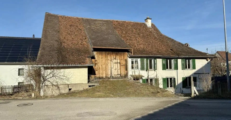 À vendre maison familiale de 5.5 pièces à rénover à Corban