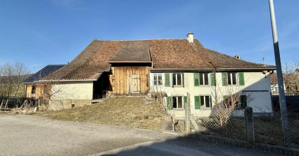 À vendre maison familiale de 5.5 pièces à rénover à Corban