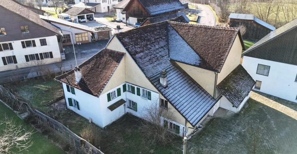 À vendre maison familiale de 5.5 pièces à rénover à Corban