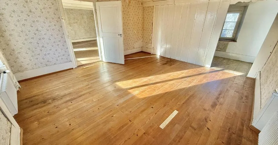 À vendre maison familiale de 5.5 pièces à rénover à Corban