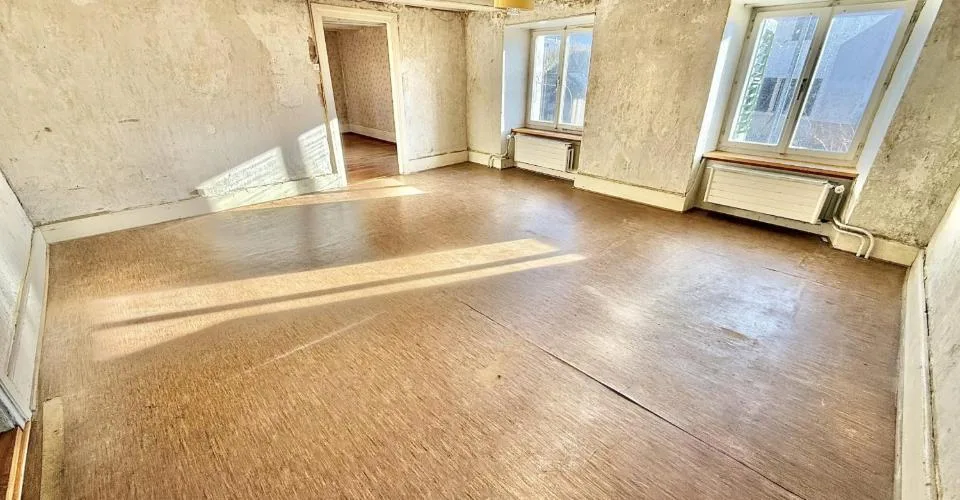 À vendre maison familiale de 5.5 pièces à rénover à Corban