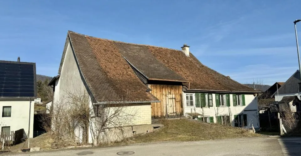 À vendre maison familiale de 5.5 pièces à rénover à Corban
