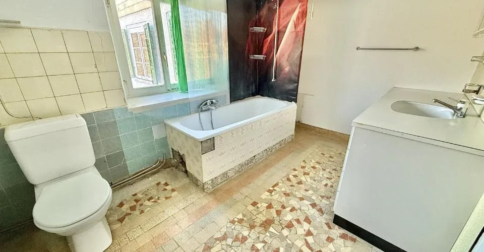 À vendre maison familiale de 5.5 pièces à rénover à Corban