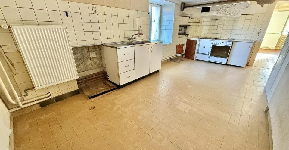 À vendre maison familiale de 5.5 pièces à rénover à Corban